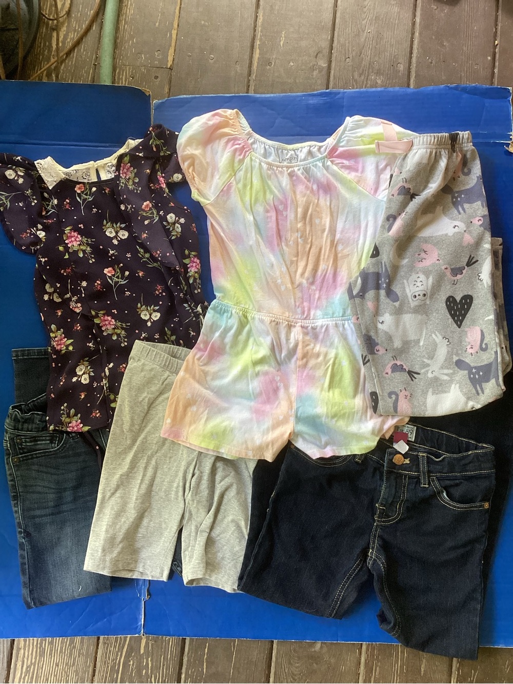 Bundle of 6 piece Girls clothing bottoms and tops- Multicolor, size 8